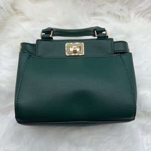 Chic Handbag, Green 6x8.5”